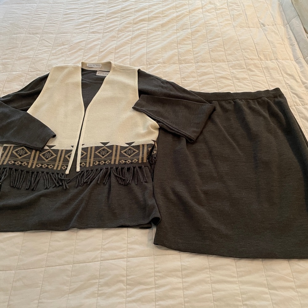 New August Max size 1x skirt set with beaded vest